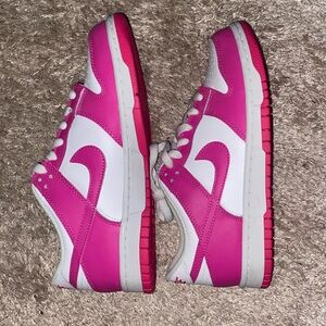 BRAND NEW NEVER WORN HOT PINK NIKE DUNKS